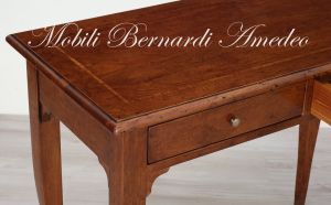 Scrittoio in noce stile classico da cm 100x50 con 2 cassetti e intarsio